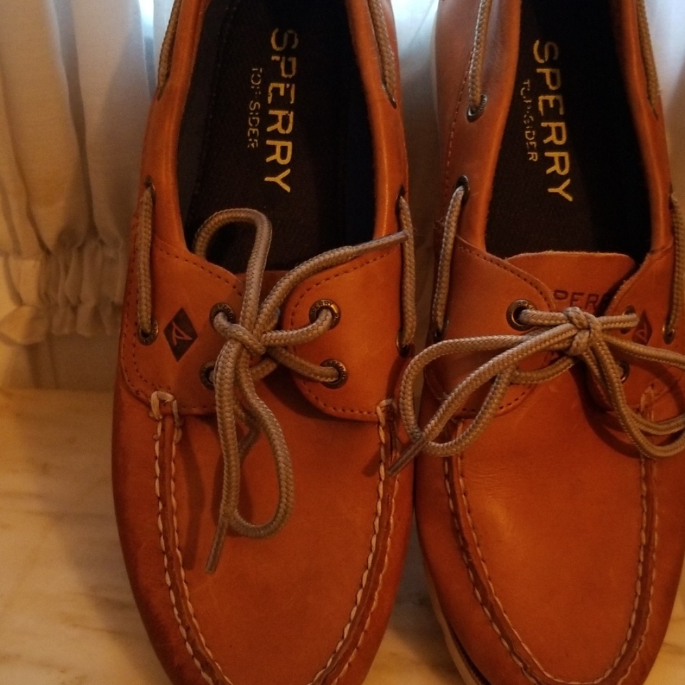 Sperry topsiders